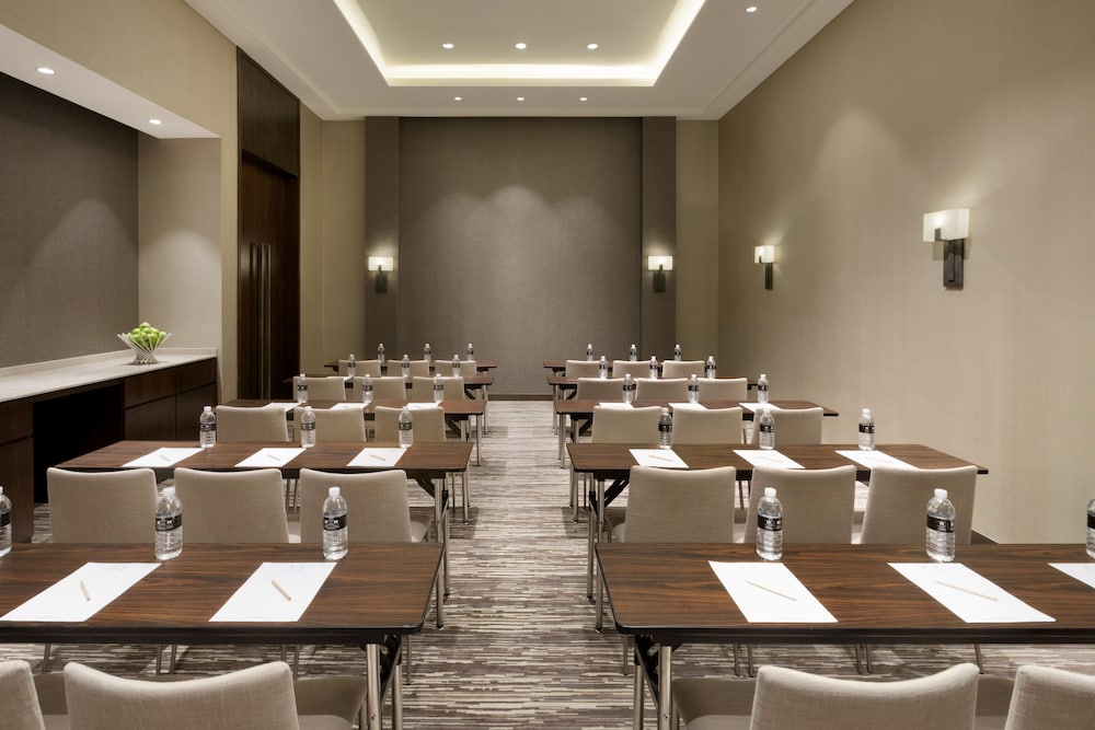 Hyatt Place Shanghai New Hongqiao 33/40