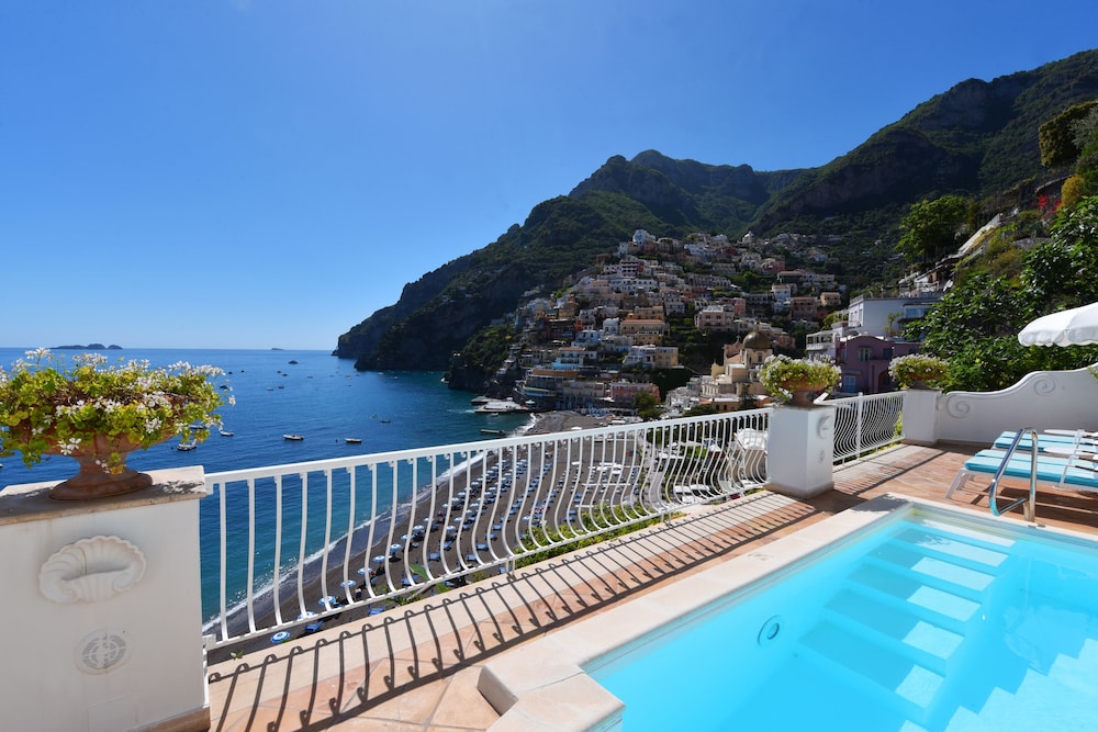 Villa Boheme Exclusive Luxury Suites 3/50