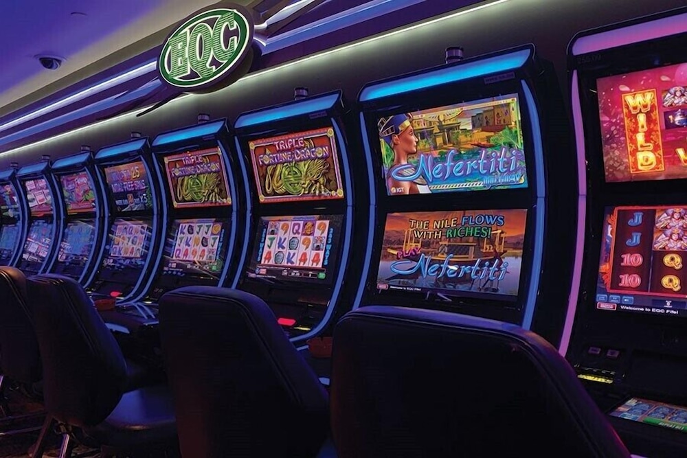Emerald Queen Hotel & Casino 49/59