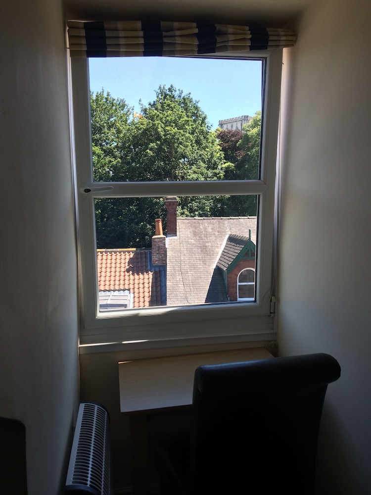 Gillygate Guest House 49/50
