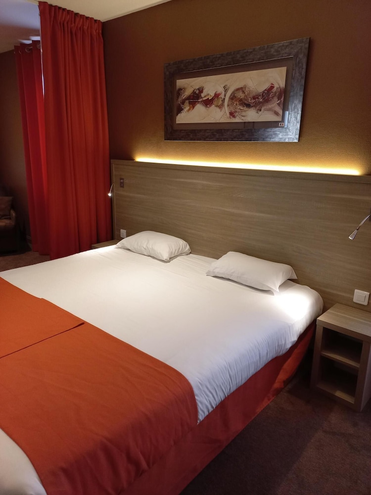P'TIT DEJ-HOTEL COGNAC LA RESIDENCE 10/47