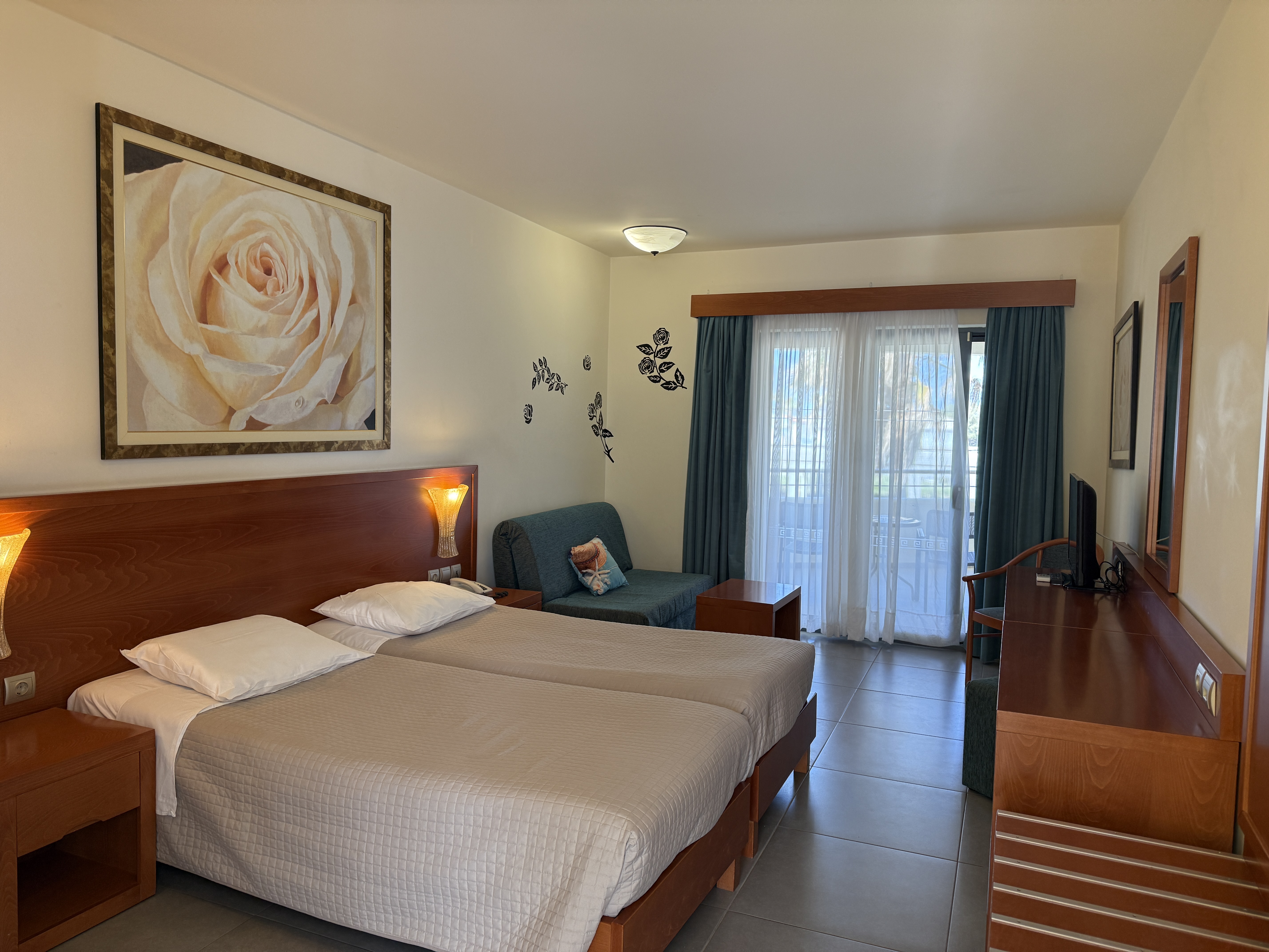 Twin/Double Room Reduced Sea View First Floor