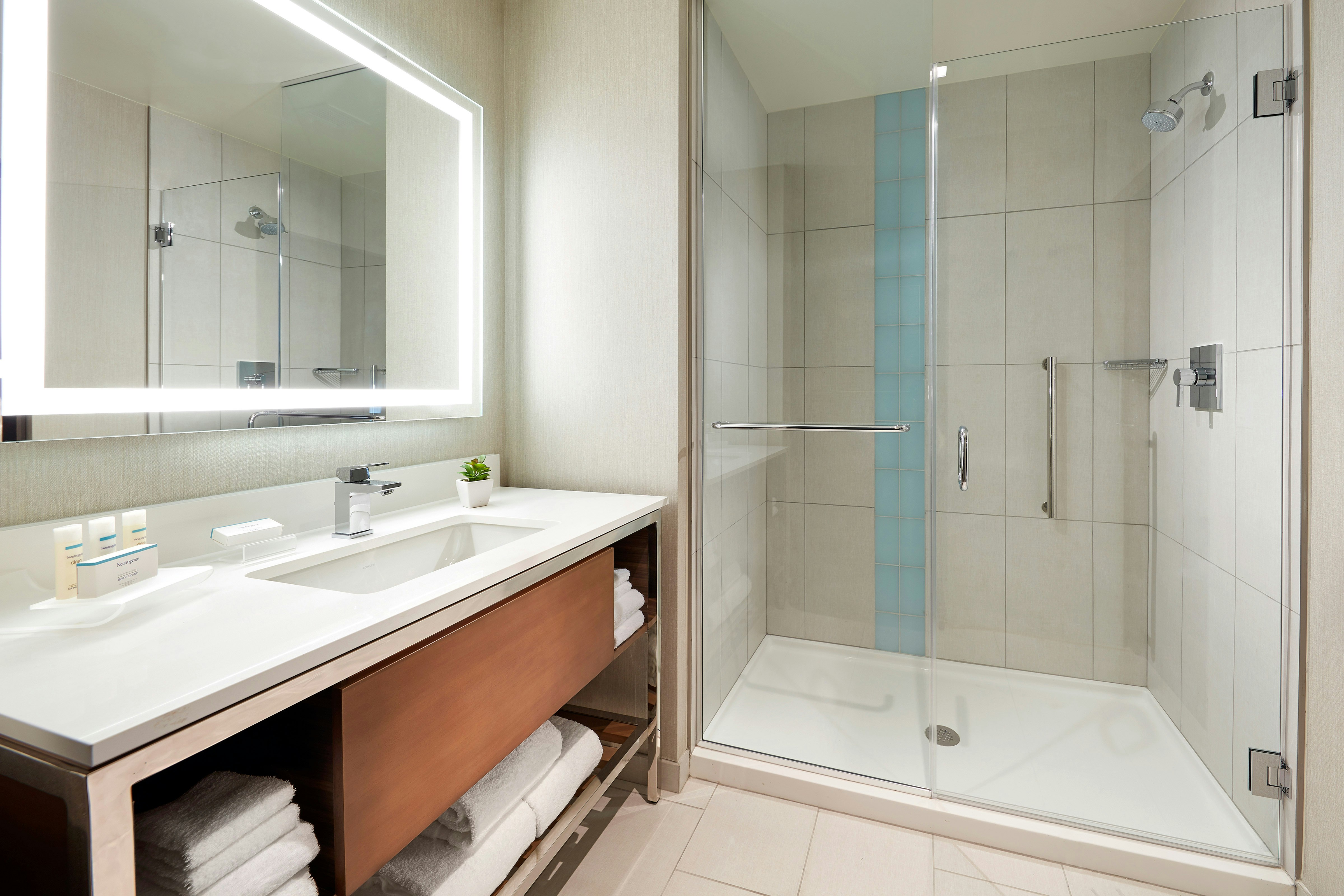 1 Bedroom, L, Suite, King Bed، Homewood Suites by Hilton San Diego Hotel Circle/SeaWorld Area 2/2