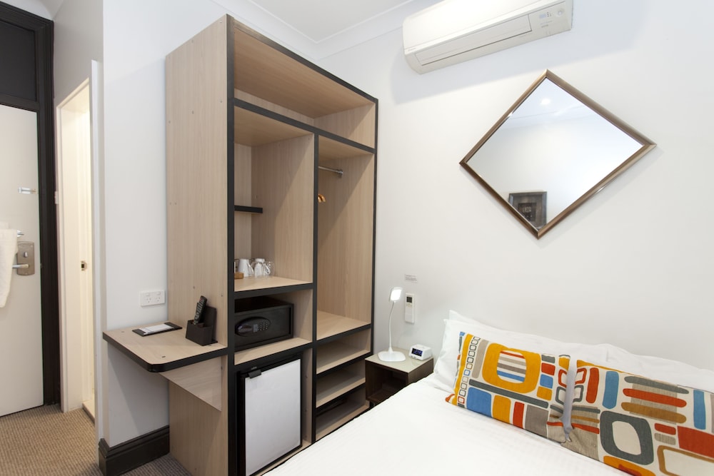 CREMORNE POINT MANOR 28/73