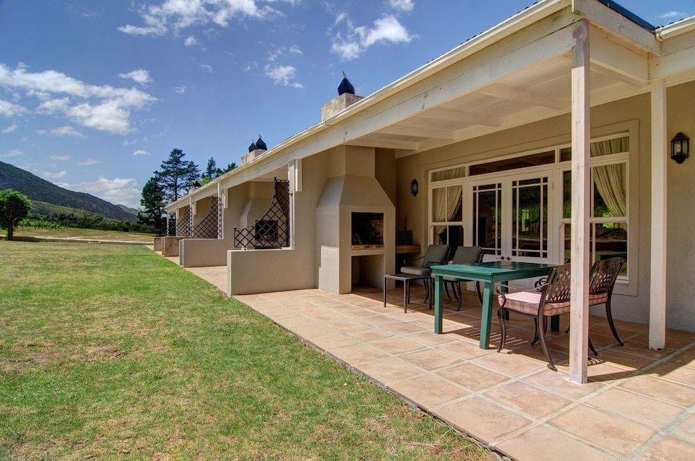 Blue Gum Country Estate 82/89