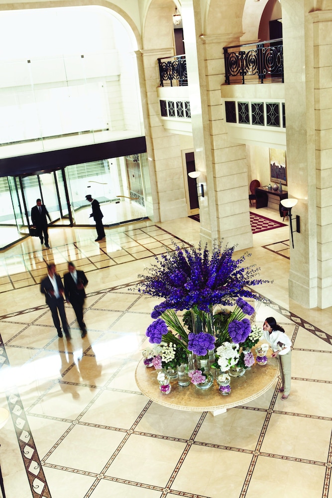 Four Seasons Hotel Amman 51/53