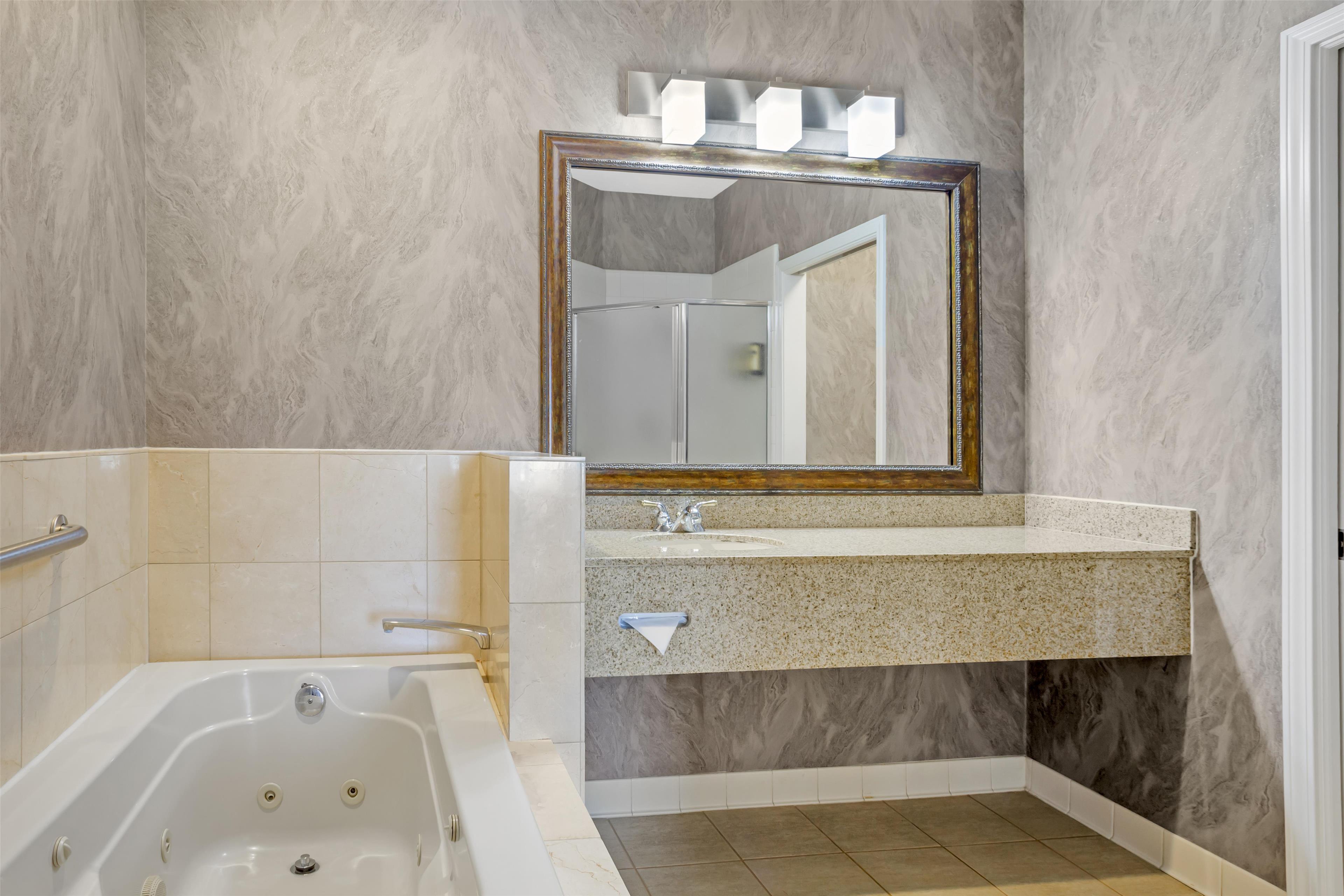جناح بسرير كينج، Best Western Plus Dixon Davis 6/9