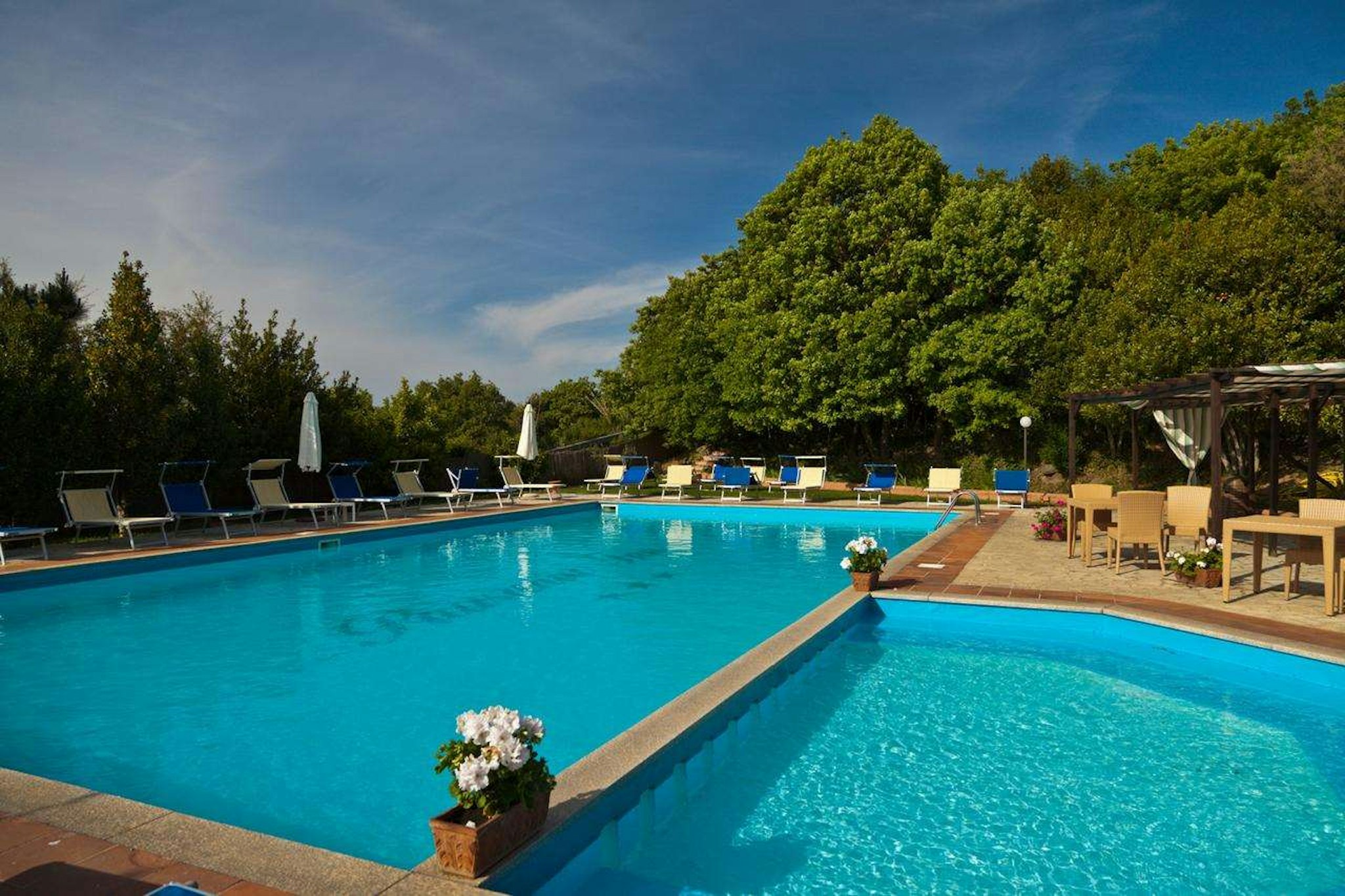 Pausania Inn 33/36