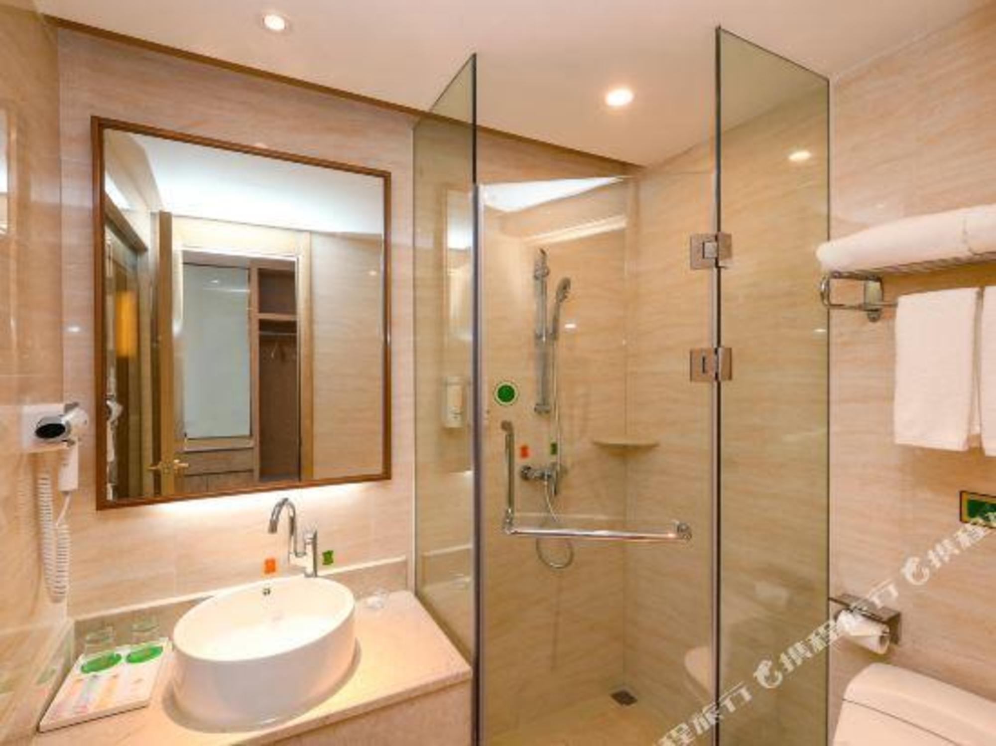 Vienna Hotel (Dongguan Huanjiang Tianhong Center) 47/48