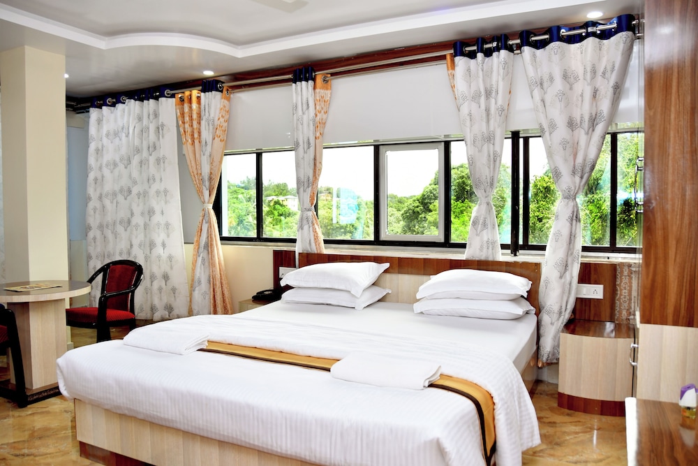 Gkm Grand Hotel 12/50