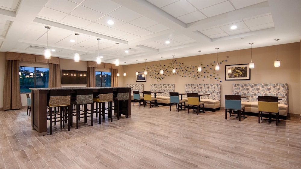 Best Western Plus College Station Inn and Suites 31/35