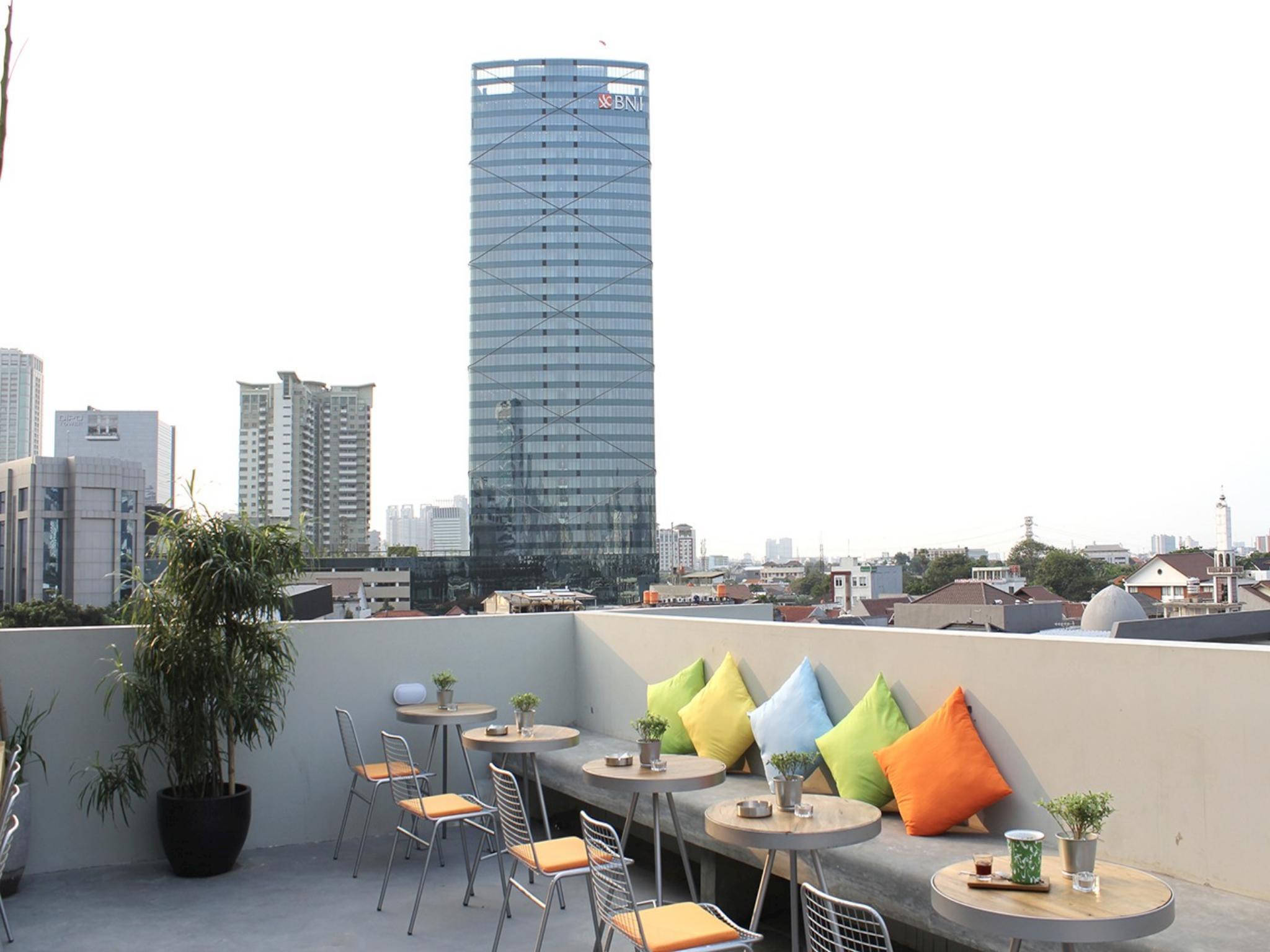 Casa Living Senayan 38/53