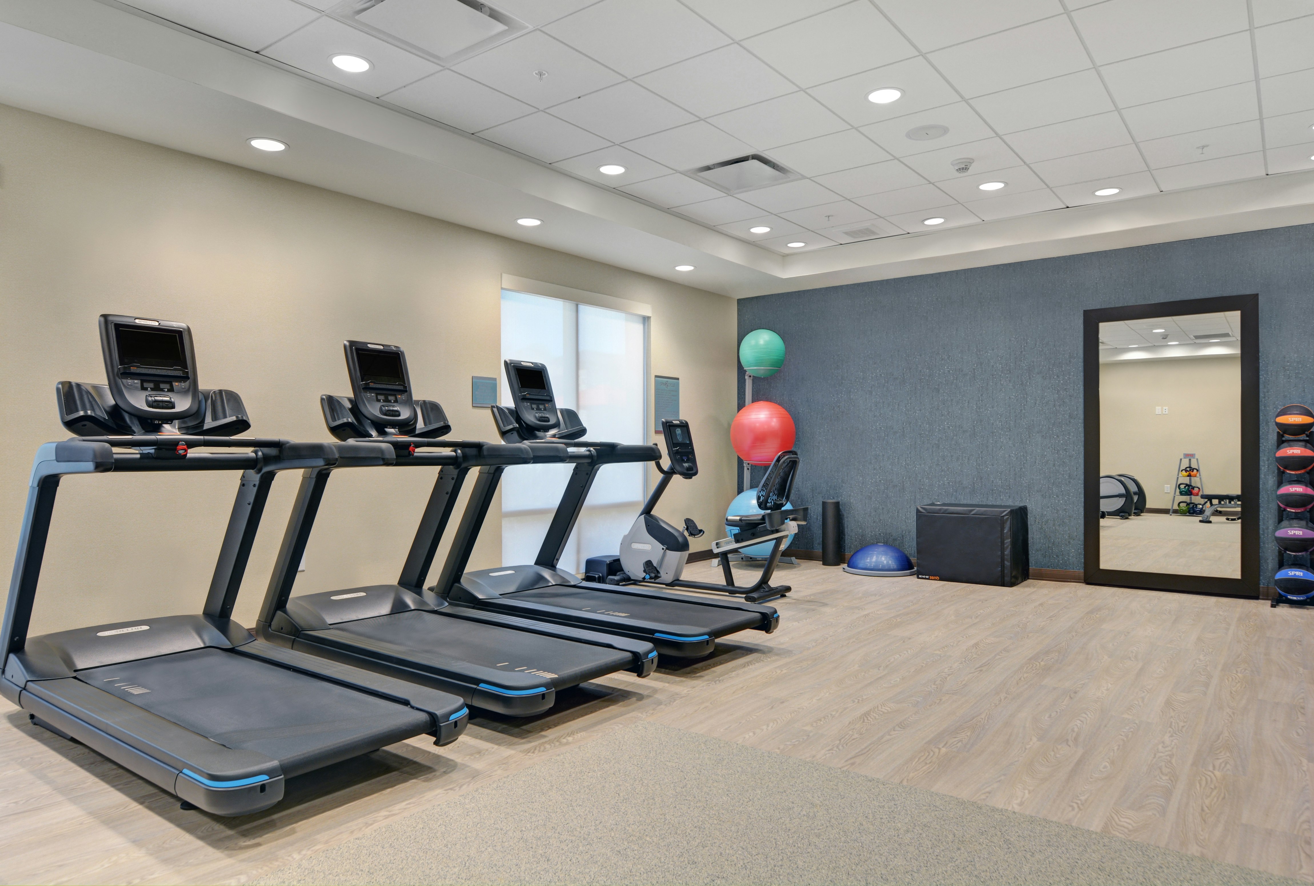 Home2 Suites By Hilton Charleston Daniel Island 32/55