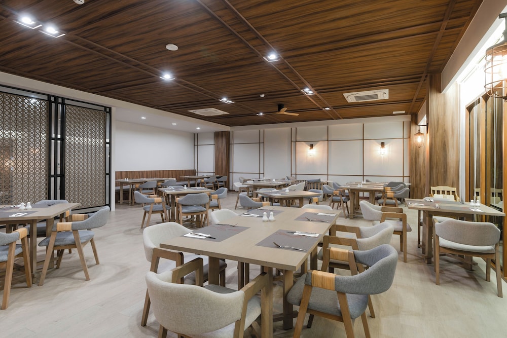 Bella Nara Phuket Naiyang Beach 34/50