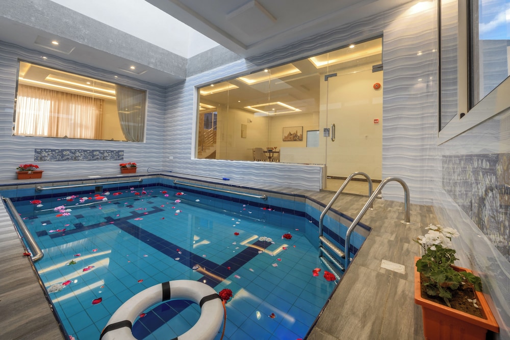 Midtown Majestic Garden Resort 34/59