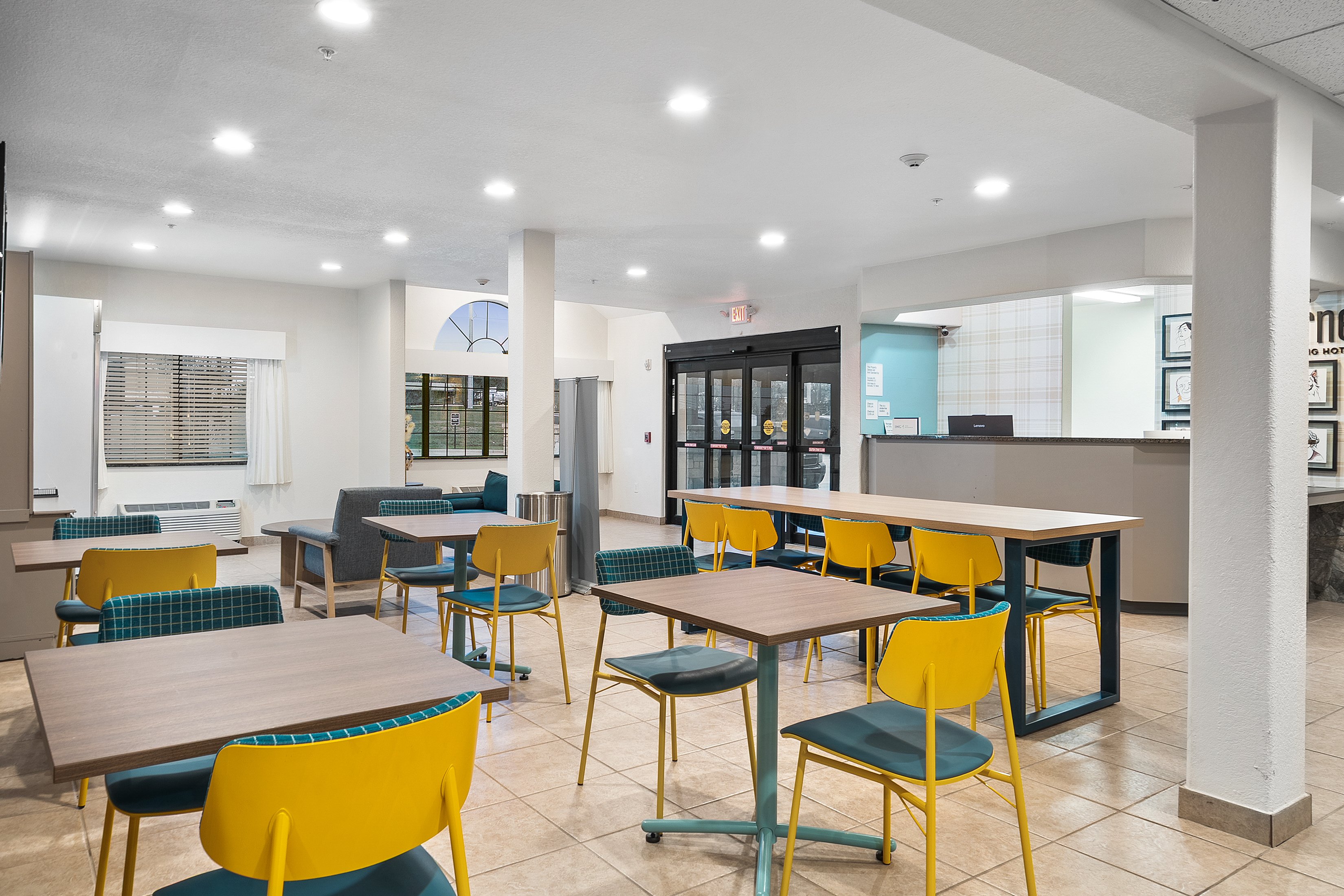 Microtel Inn Suites By Wyndham Gonzales 48/68