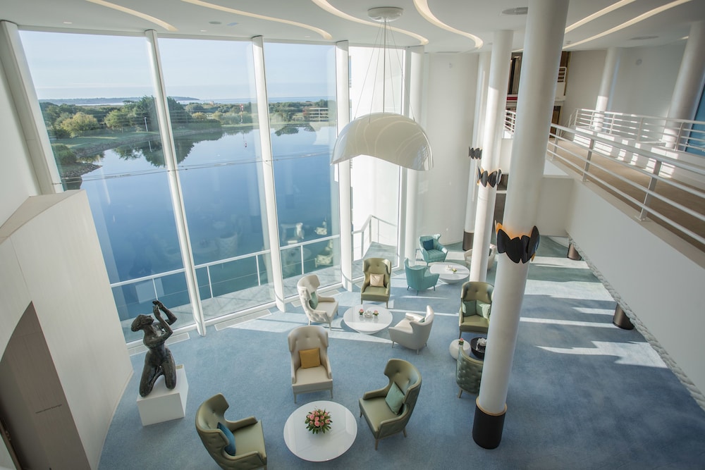 MIRAMAR CROUESTY HOTEL 48/66