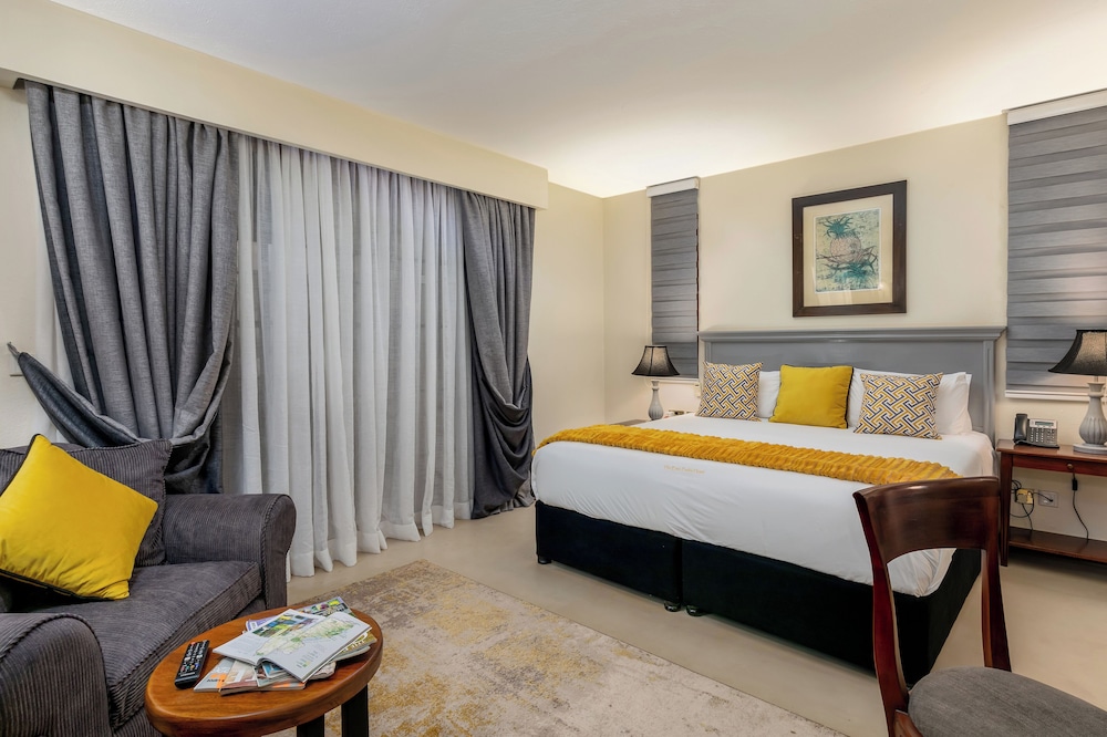 The Emin Pasha Hotel 12/46