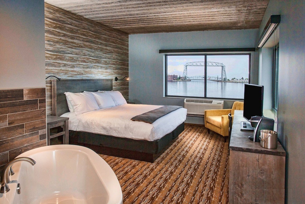 Pier B Resort 13/23