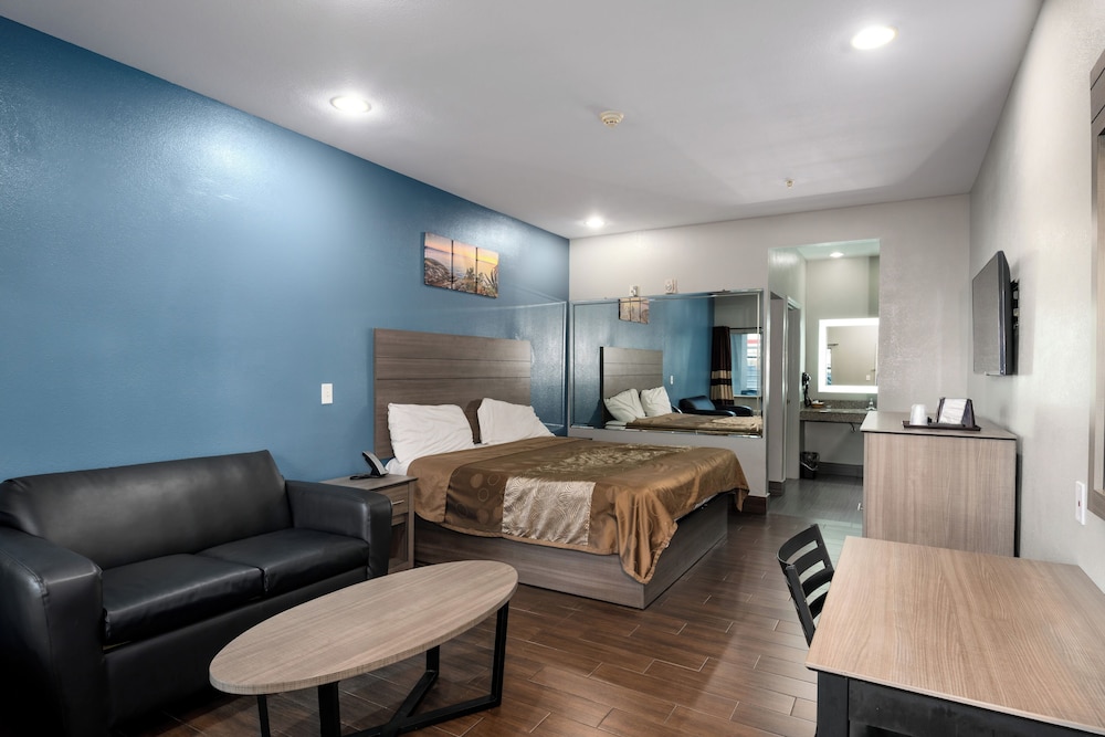 Moonlight Suites 45/65