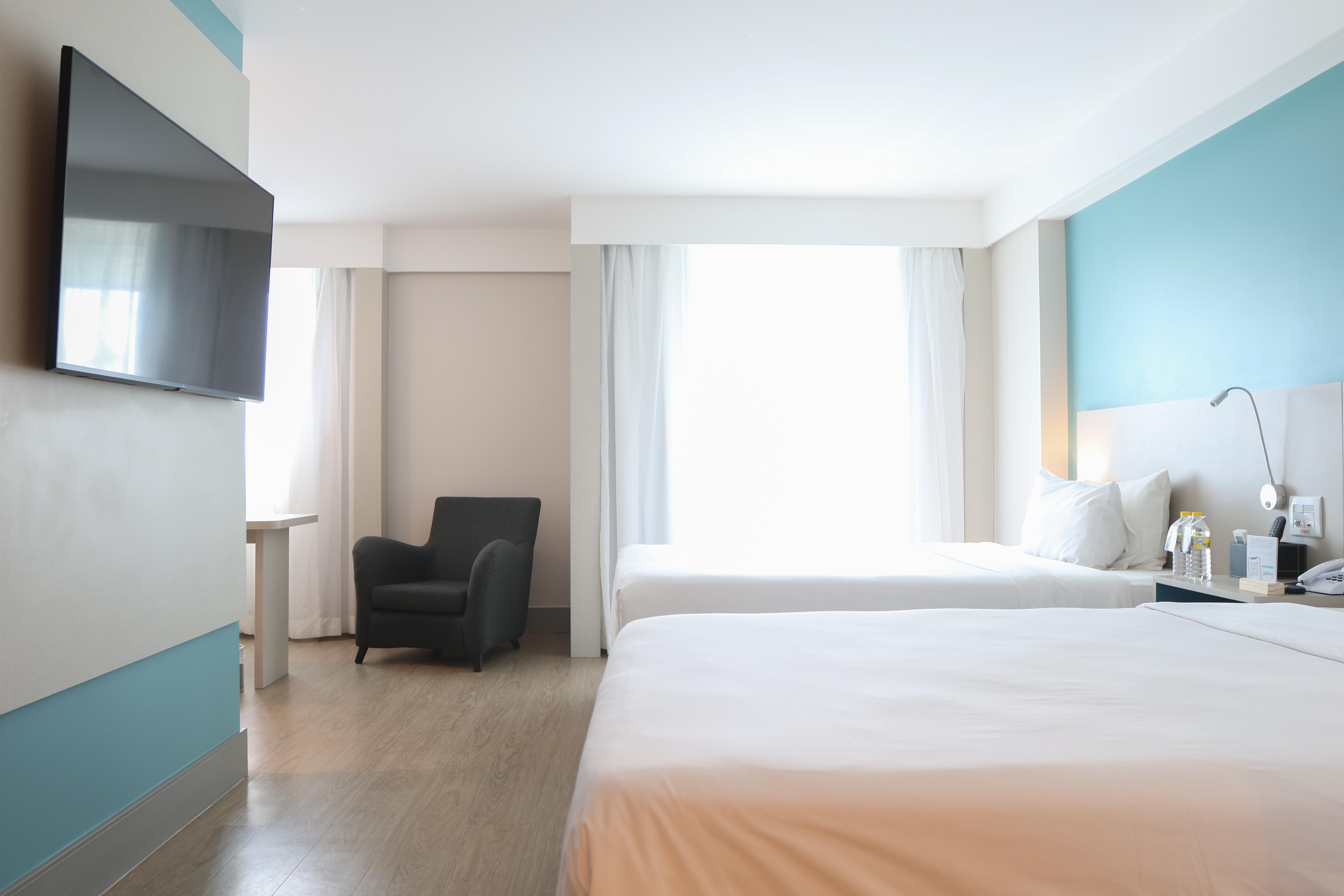 Room, Lateral Side Sea View, Accessible