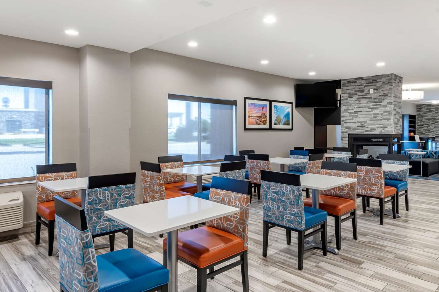 Comfort Inn & Suites Emporia 6/9