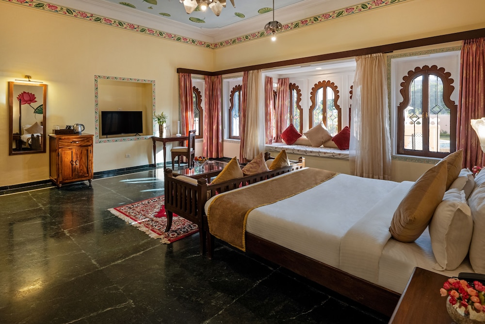 Sterling Jaisinghgarh Udaipur 18/39