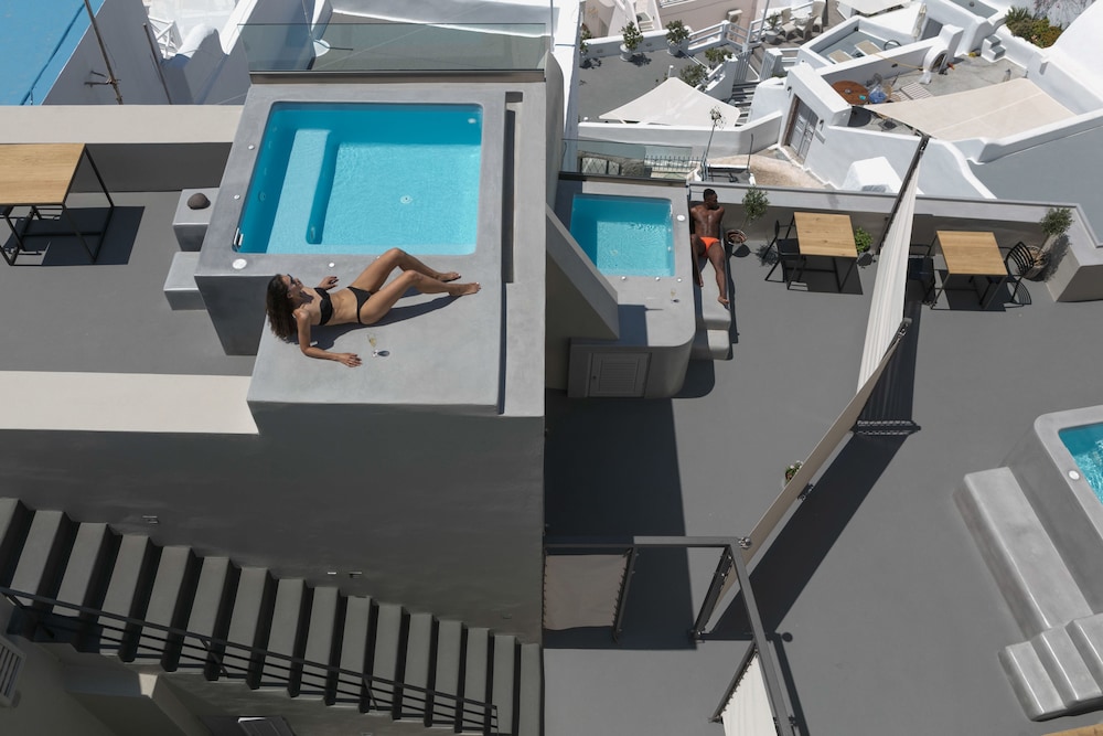 ARIA SUITES 18/50