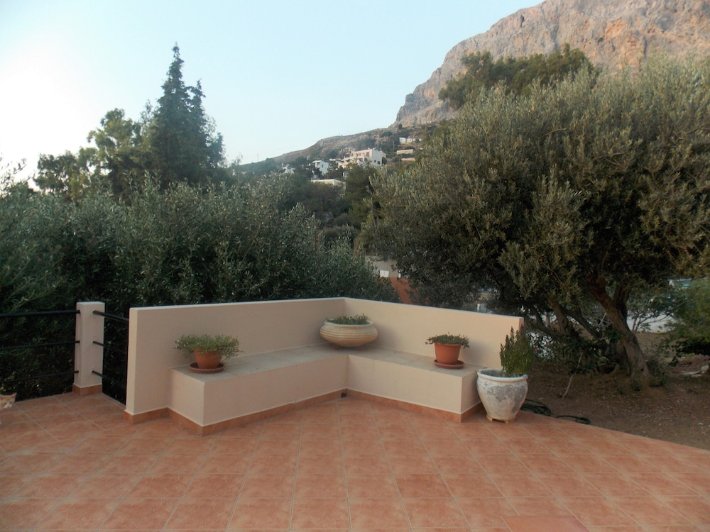 Myrties Boutique Apartments 40/50