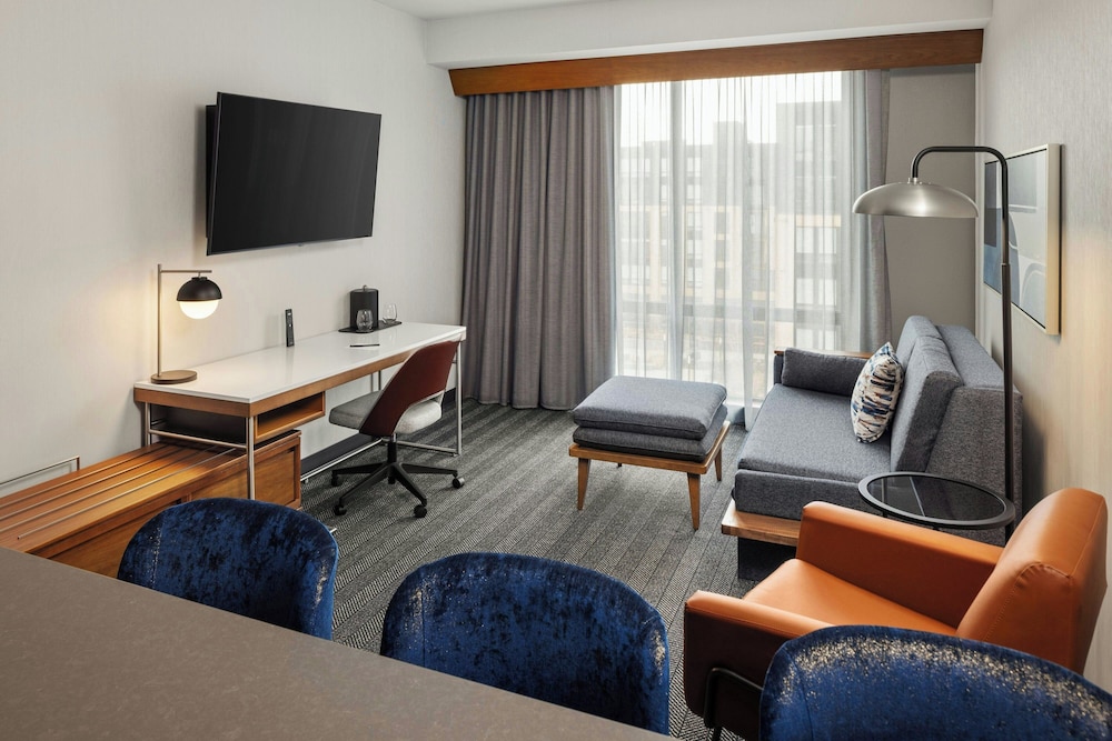 Courtyard by Marriott St. Paul Downtown 35/50