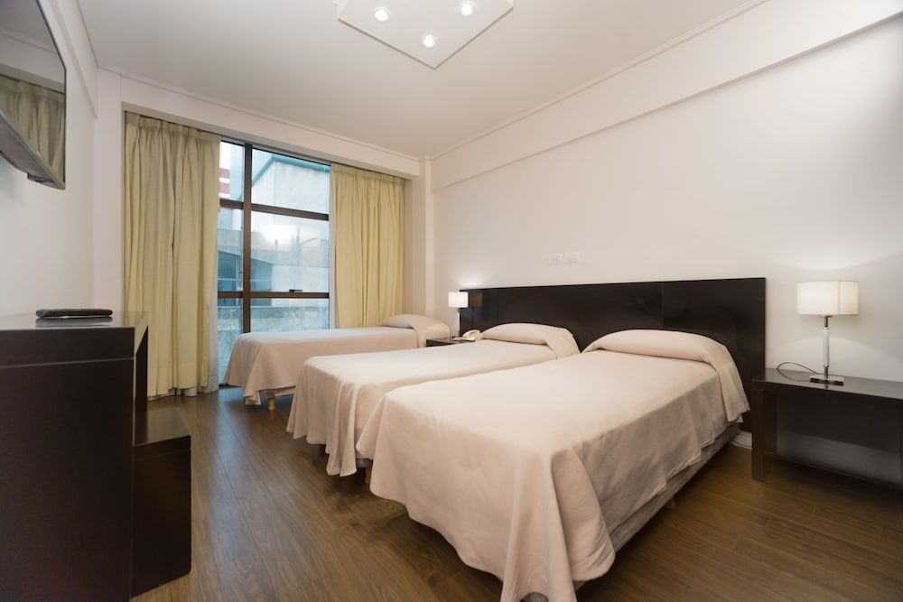 Hotel Versailles 11/39