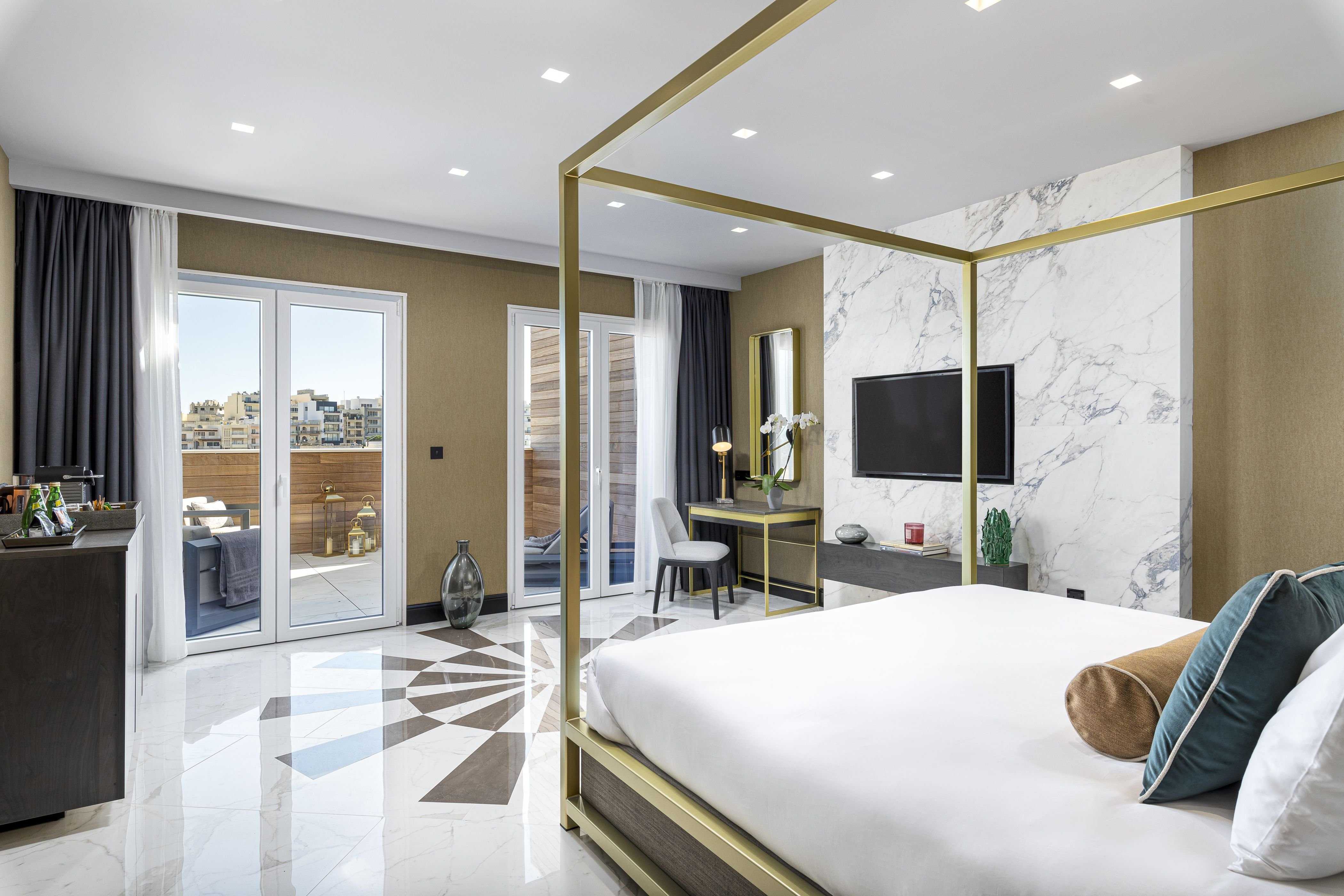 Master, Suite