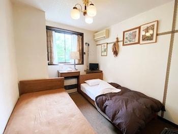 Standard, Single, Shared Bathroom
