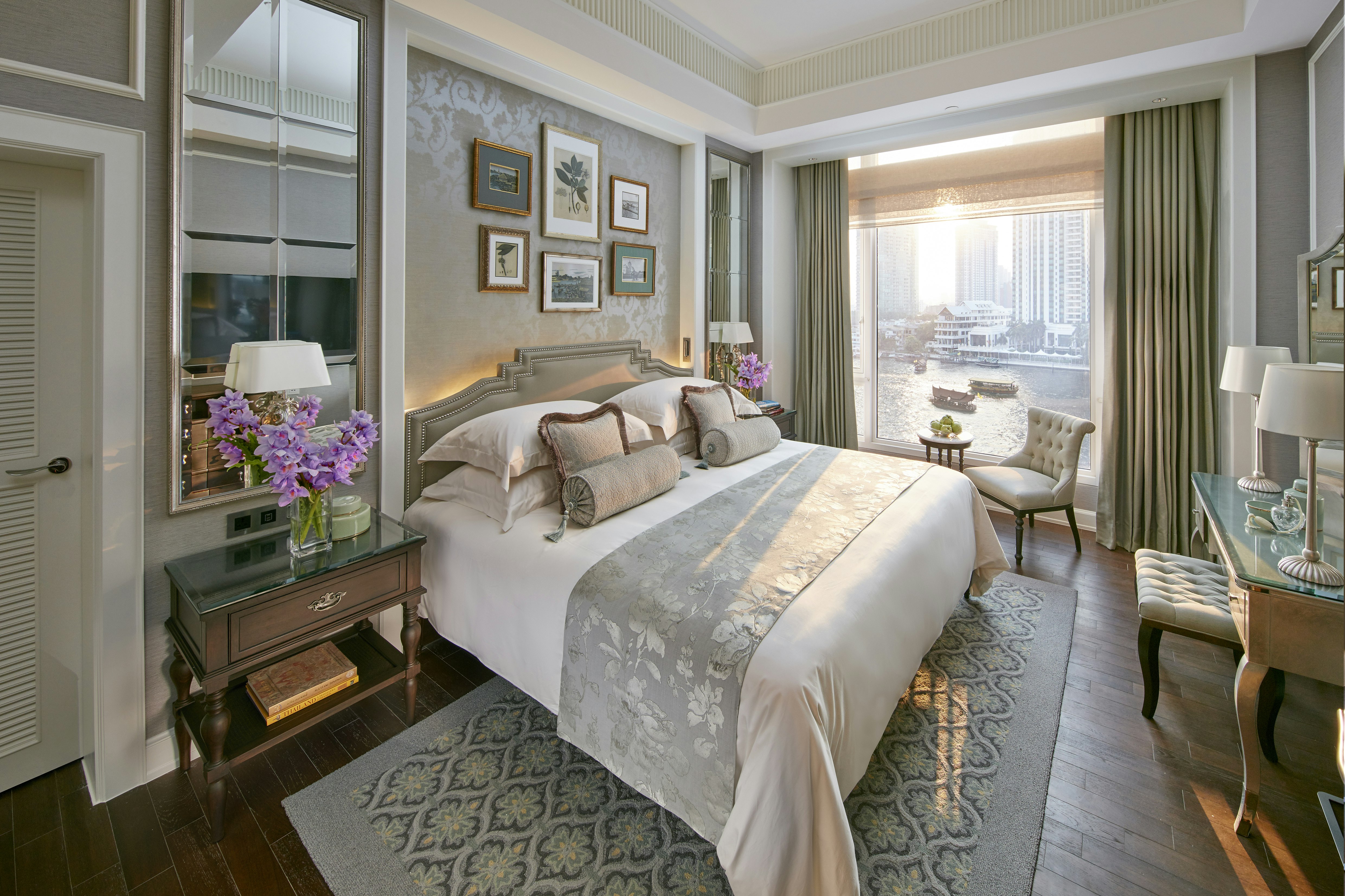 Chao Phraya, Suite, King Bed
