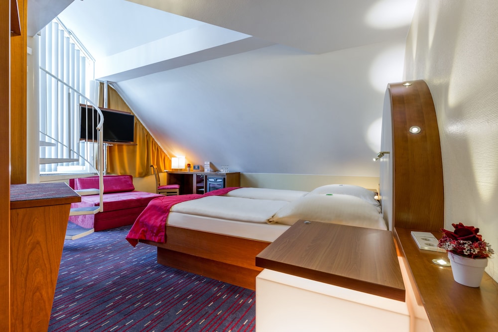 Hotel Am Schillerpark 12/31