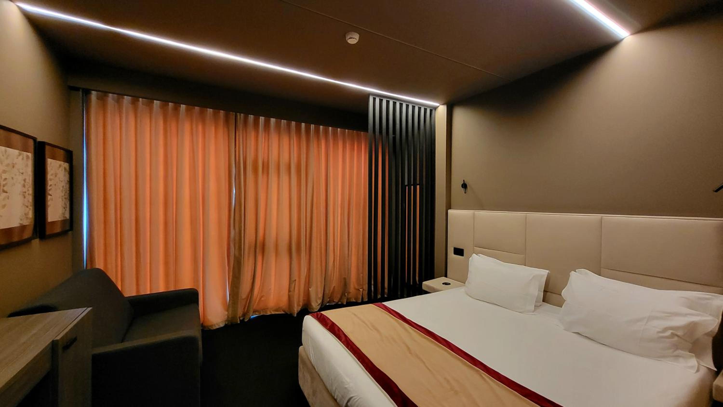 Room, Double or Twin Bed, Accessible