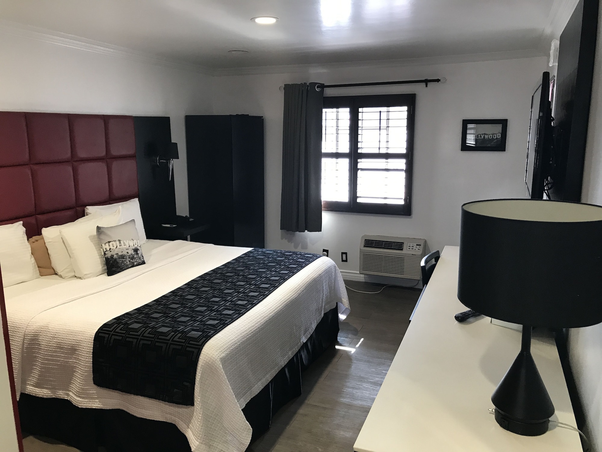 STANDARD, KING BED