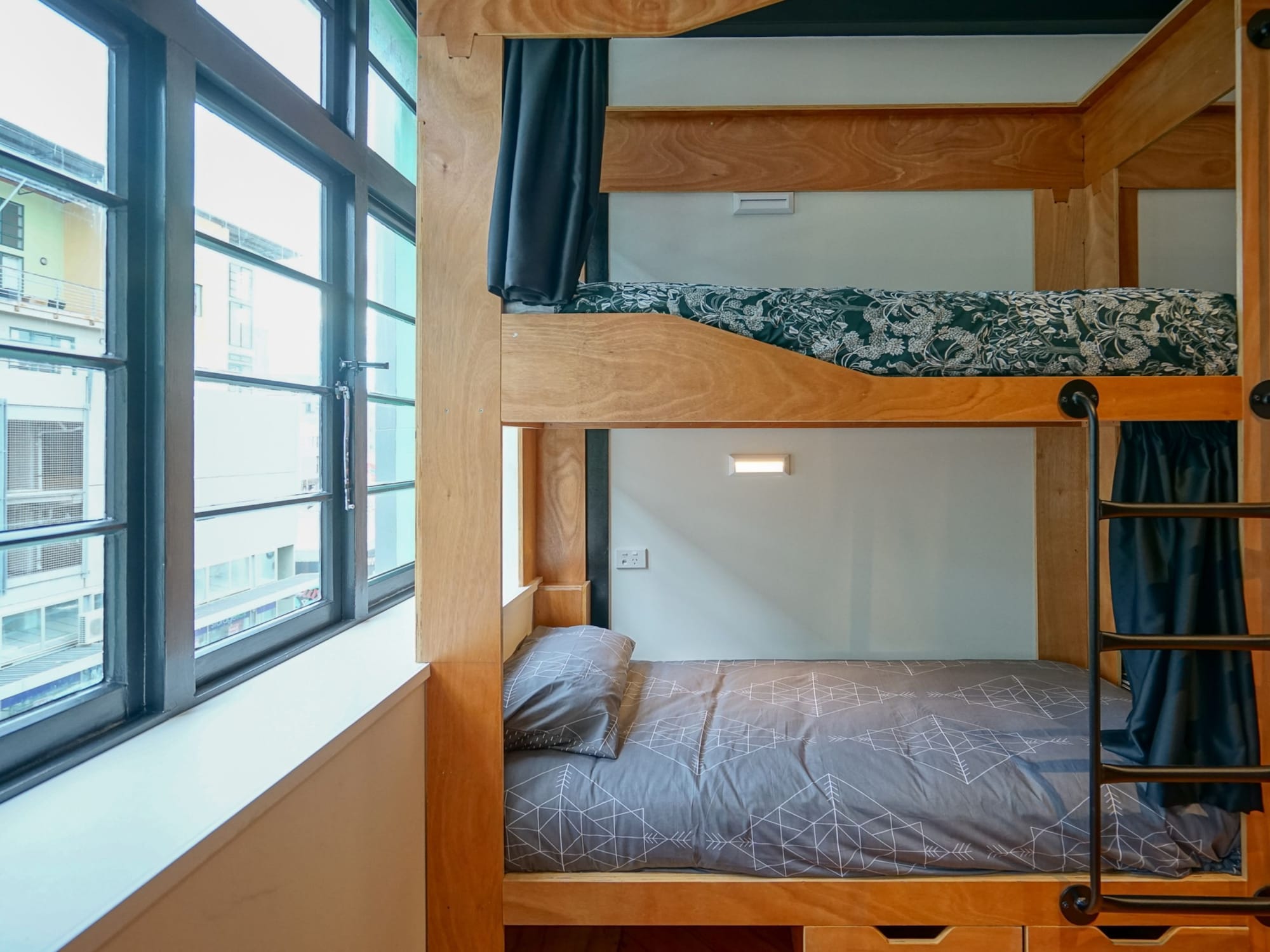 MIXED DORM, 8 BEDS