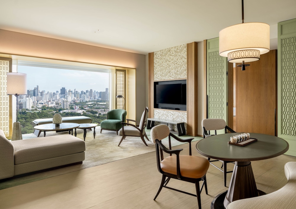 Dusit Thani Bangkok 50/58