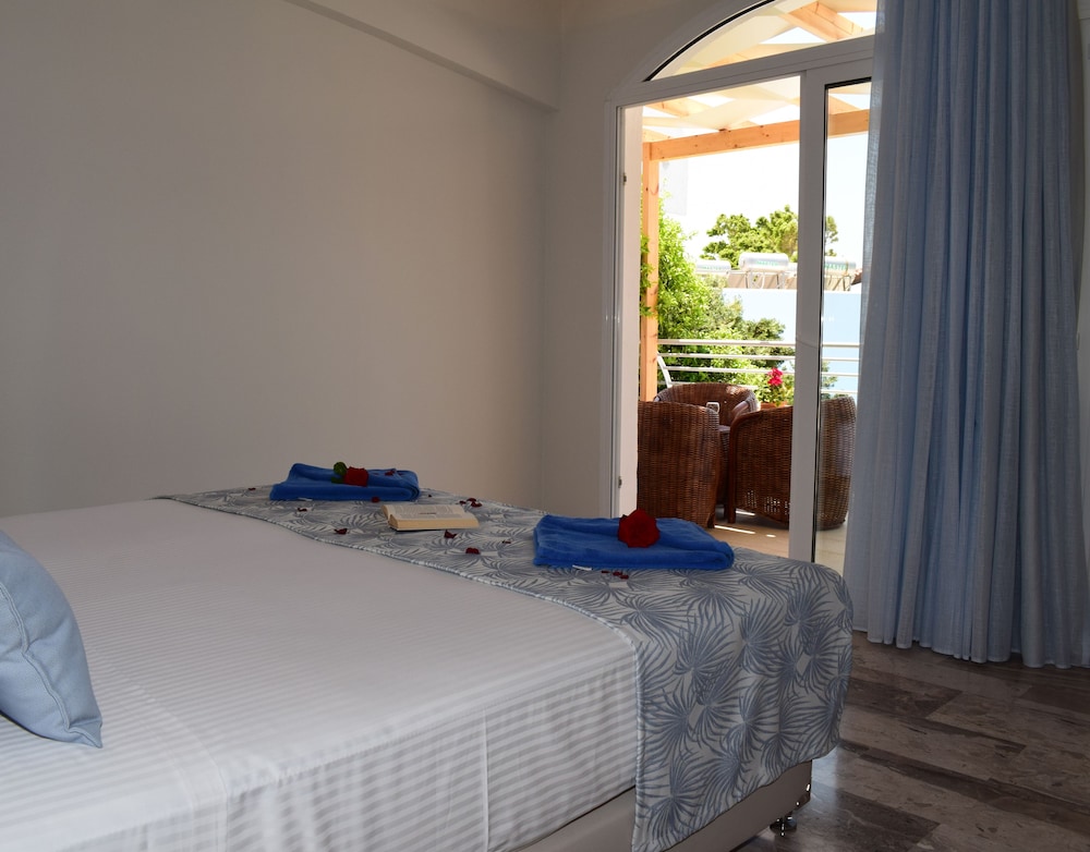 junior suite, pool view