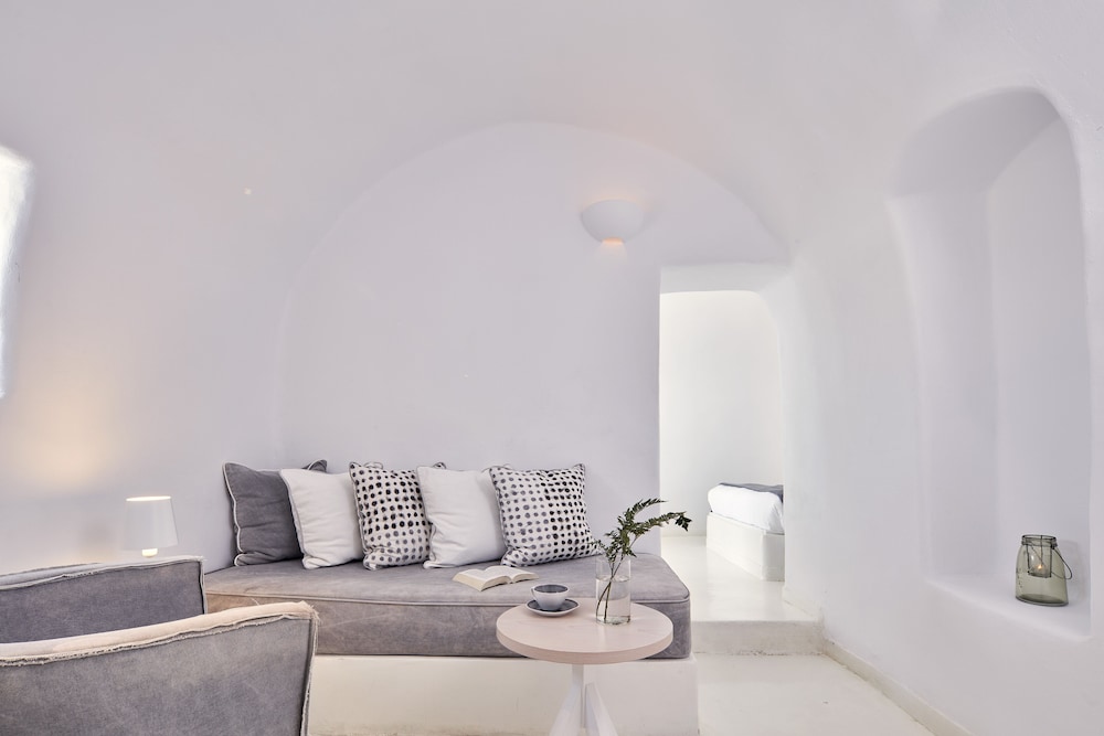 Cliff Side Suites Hotel 34/62