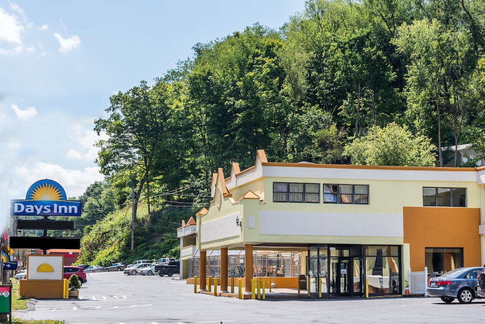 Days Inn by Wyndham Pittsburgh 1/24