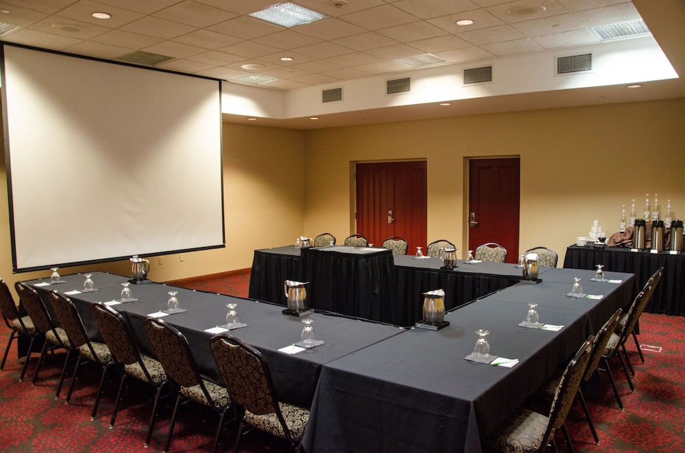 Holiday Inn Pewaukee-Milwaukee West 31/31