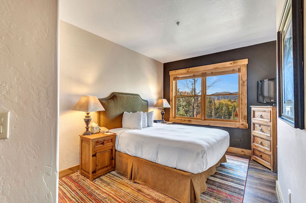 Mountain Lodge Telluride 11/73