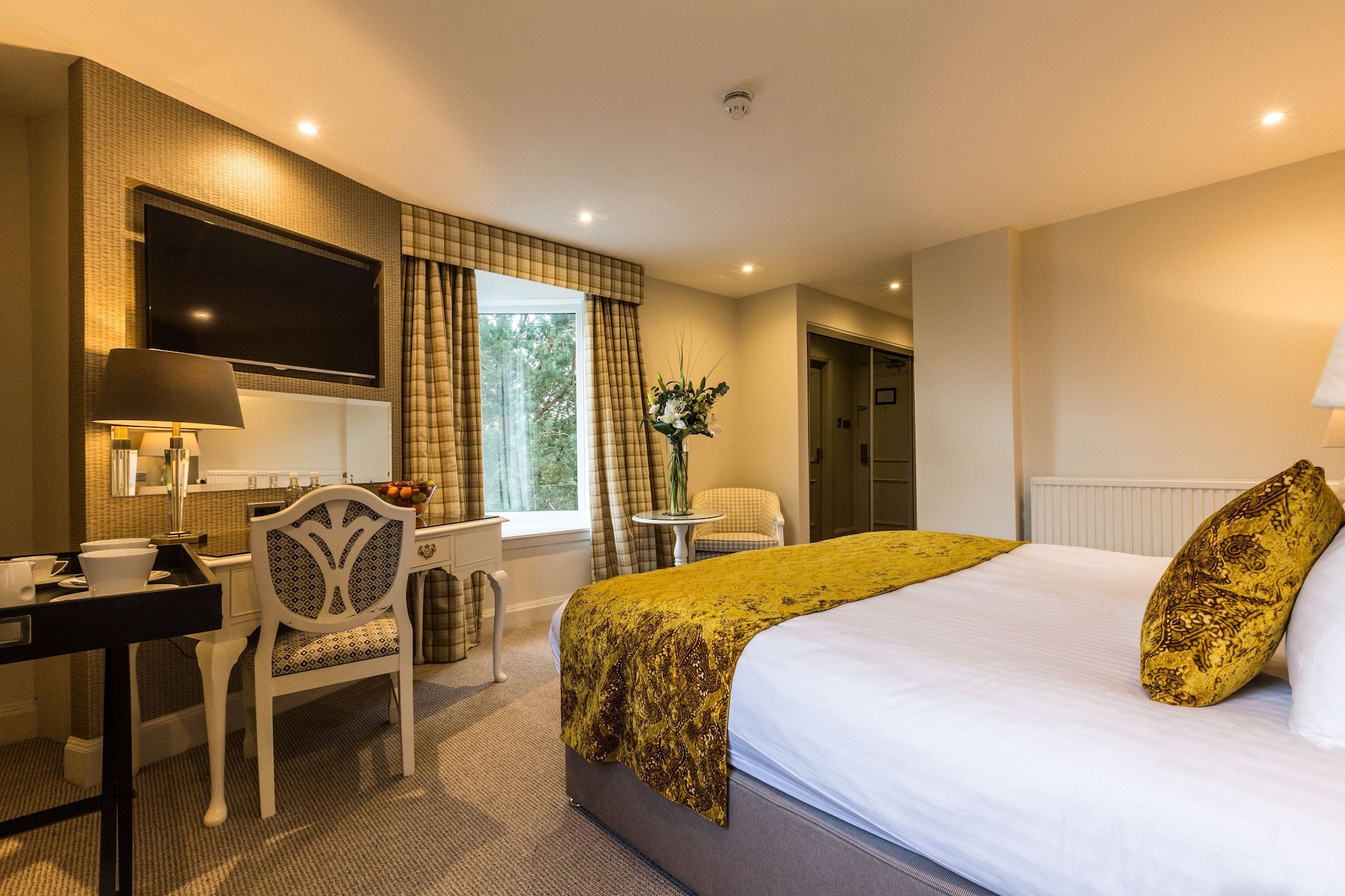 STANDARD, KING BED