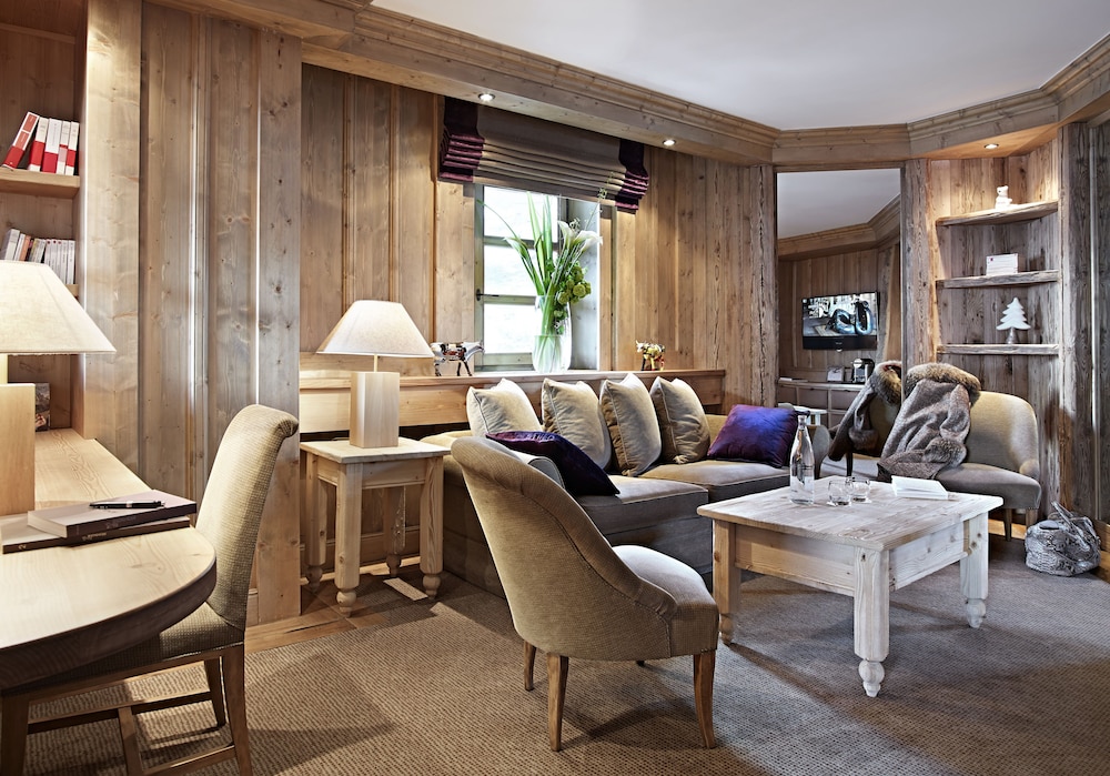 Hôtel Barmes De L'ours 37/47