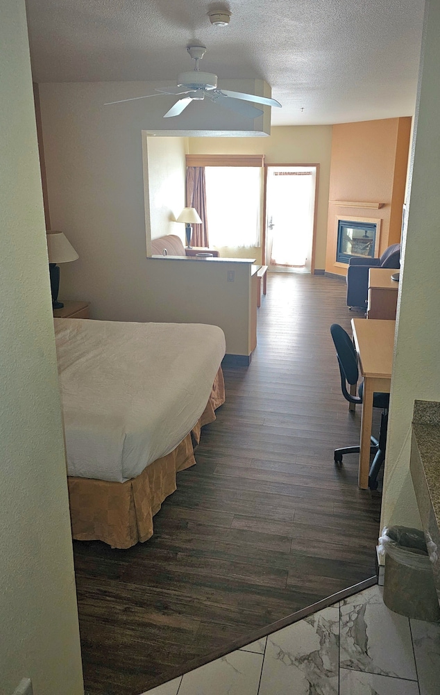 Family Suite, King Bed, 2 Bunk Beds, Dune View, Pet Friendly