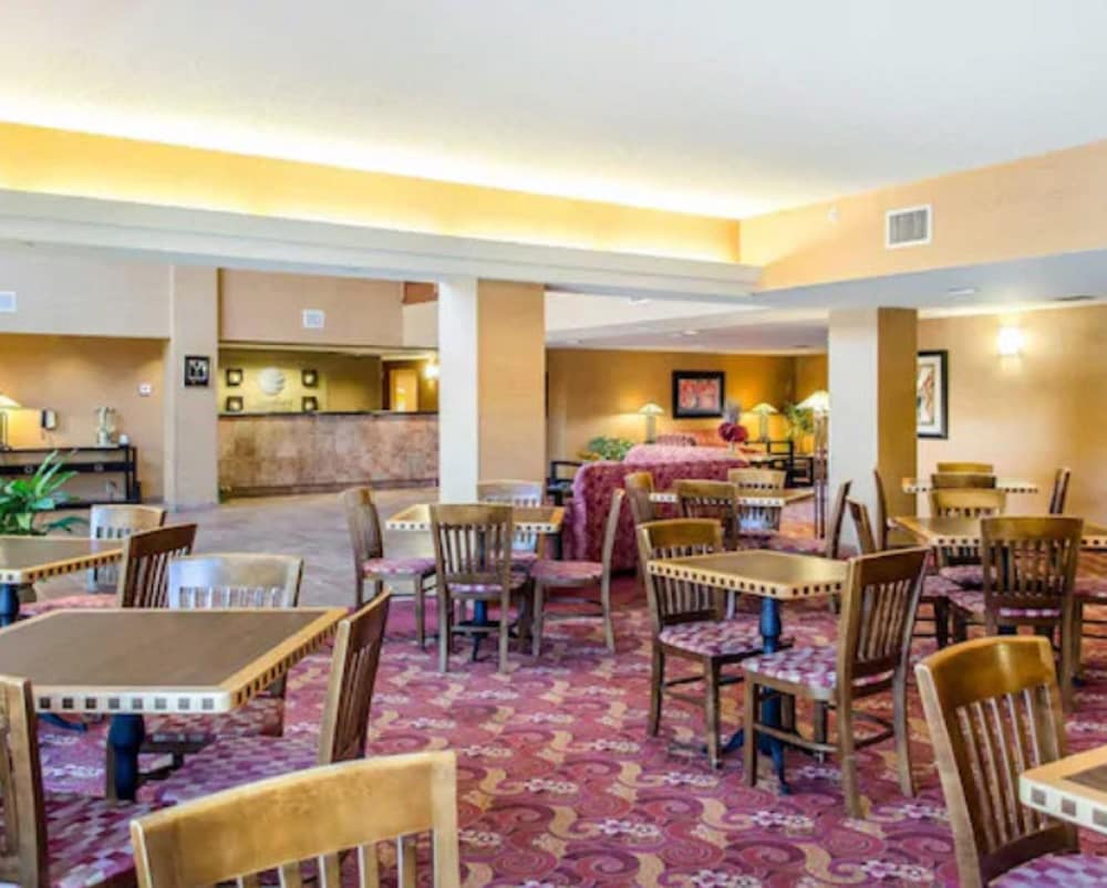 Comfort Inn and Suites York, PA 30/44