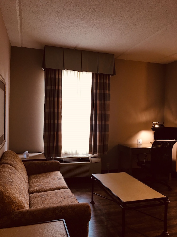 Hawthorn Extended Stay by Wyndham Conyers 27/40