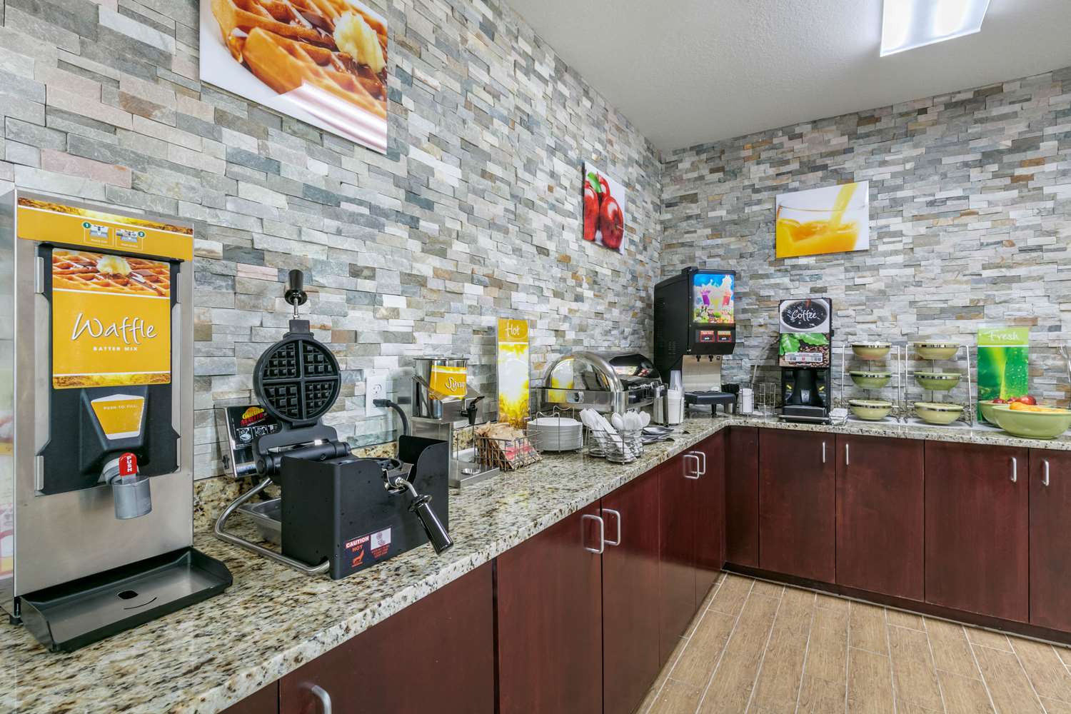 Quality Inn Monteagle, TN 18/40